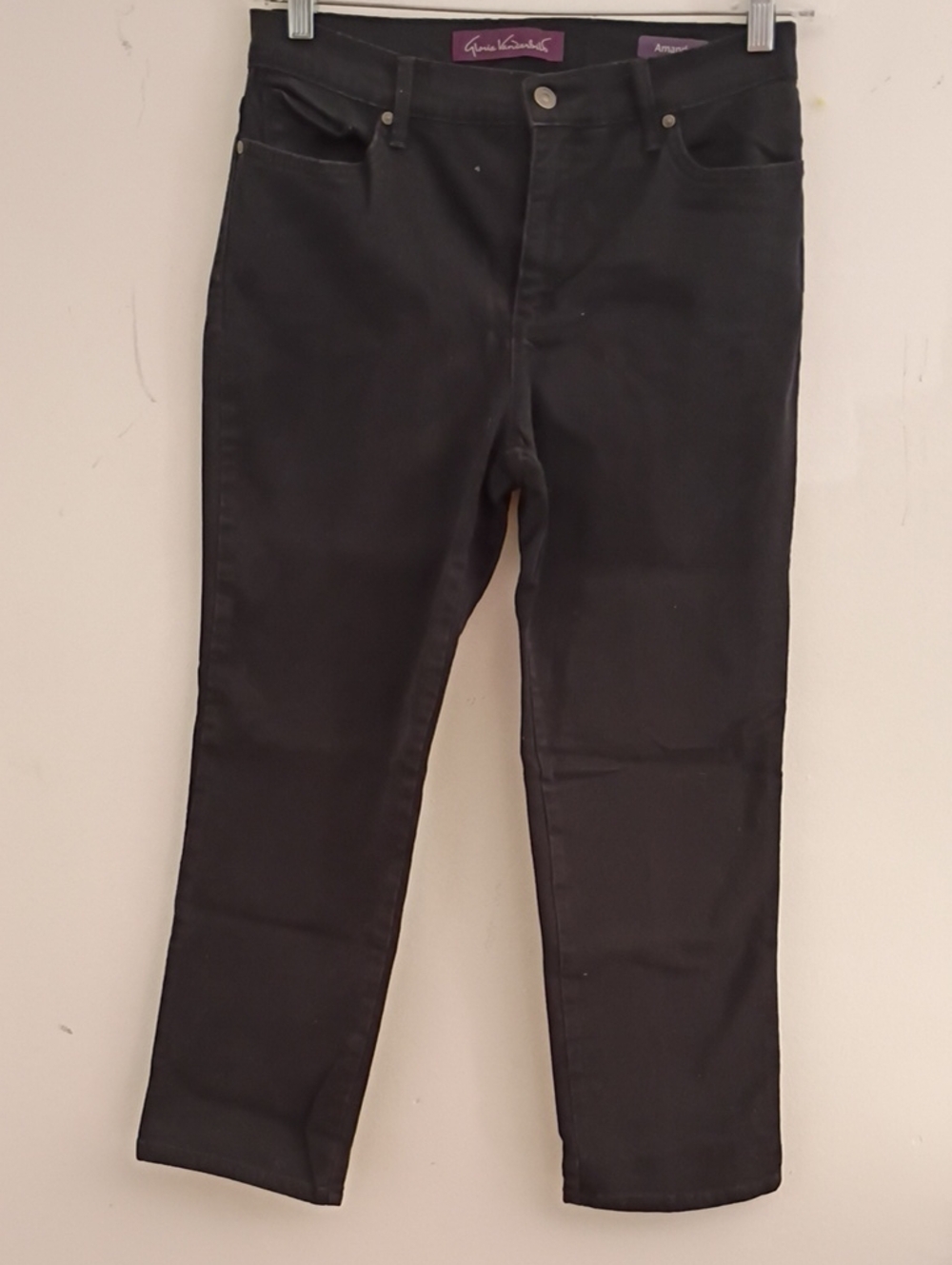 Gloria Vanderbilt Straight Leg Jeans in Black